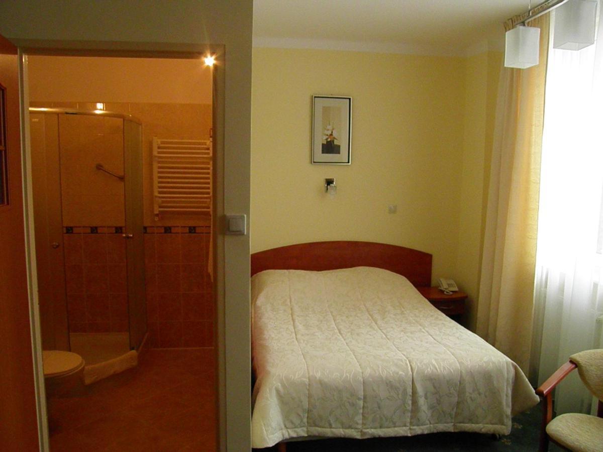 Hotel Gromada Arka Lux Koszalin Quarto foto